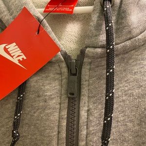 Nike Women's Track & Field Crop Full-Zip Hoodie